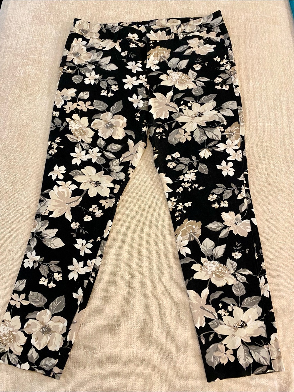 Old Navy sz 12 mid-rise flowerfuls